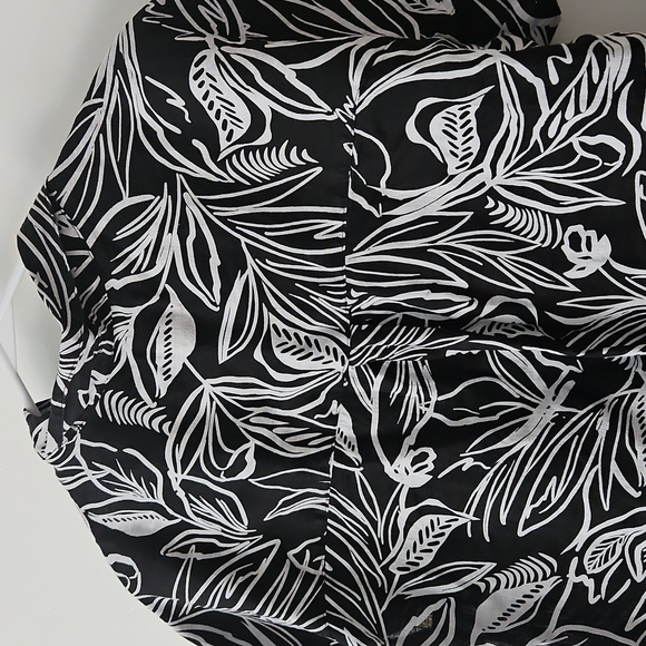 Christian Siriano 100% linen shier, black/white leaf design womans L Like New - Picture 6 of 6